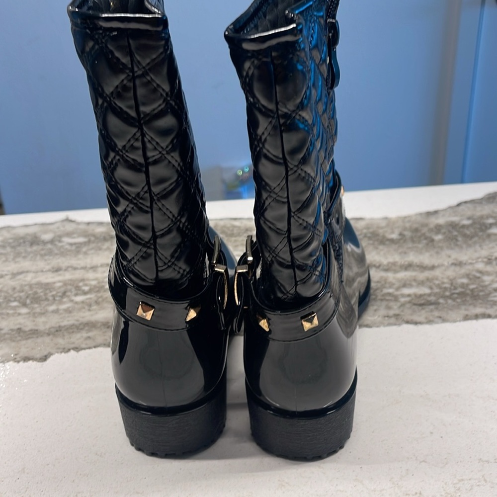 Boots - Picture 3 of 3